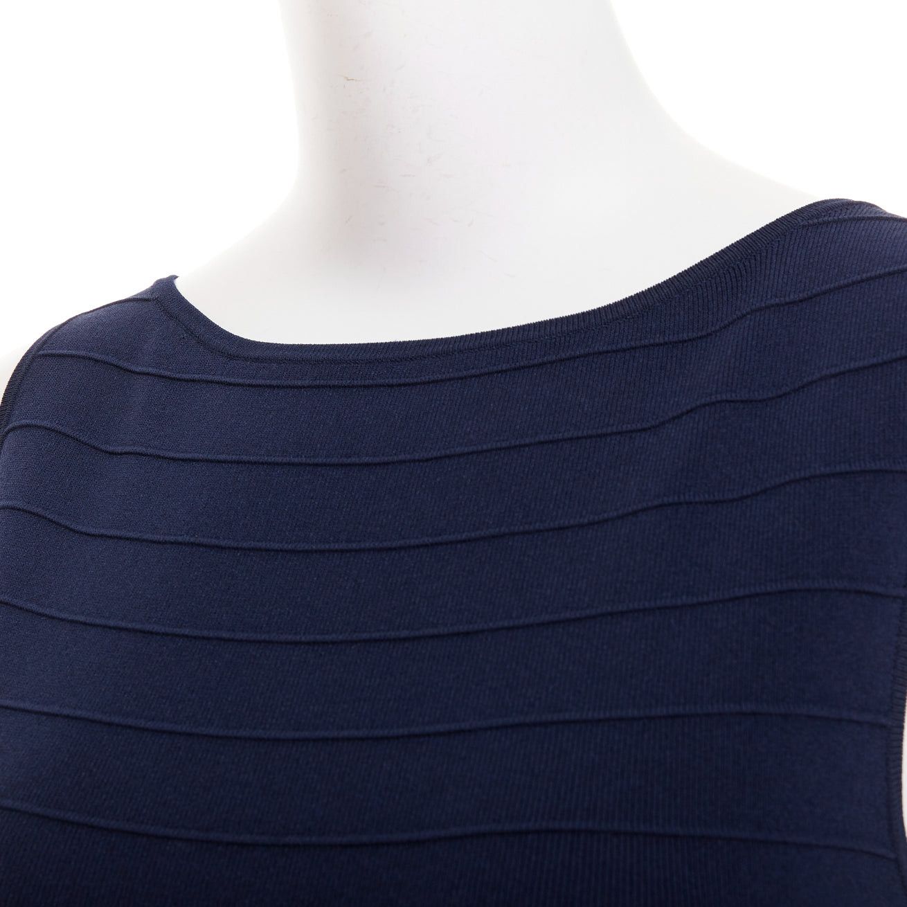 Donna Karan DONNA KARAN navy viscose blend bateau neck bandage bodycon dress S Size S / US 4 / IT 40 - 2 Thumbnail