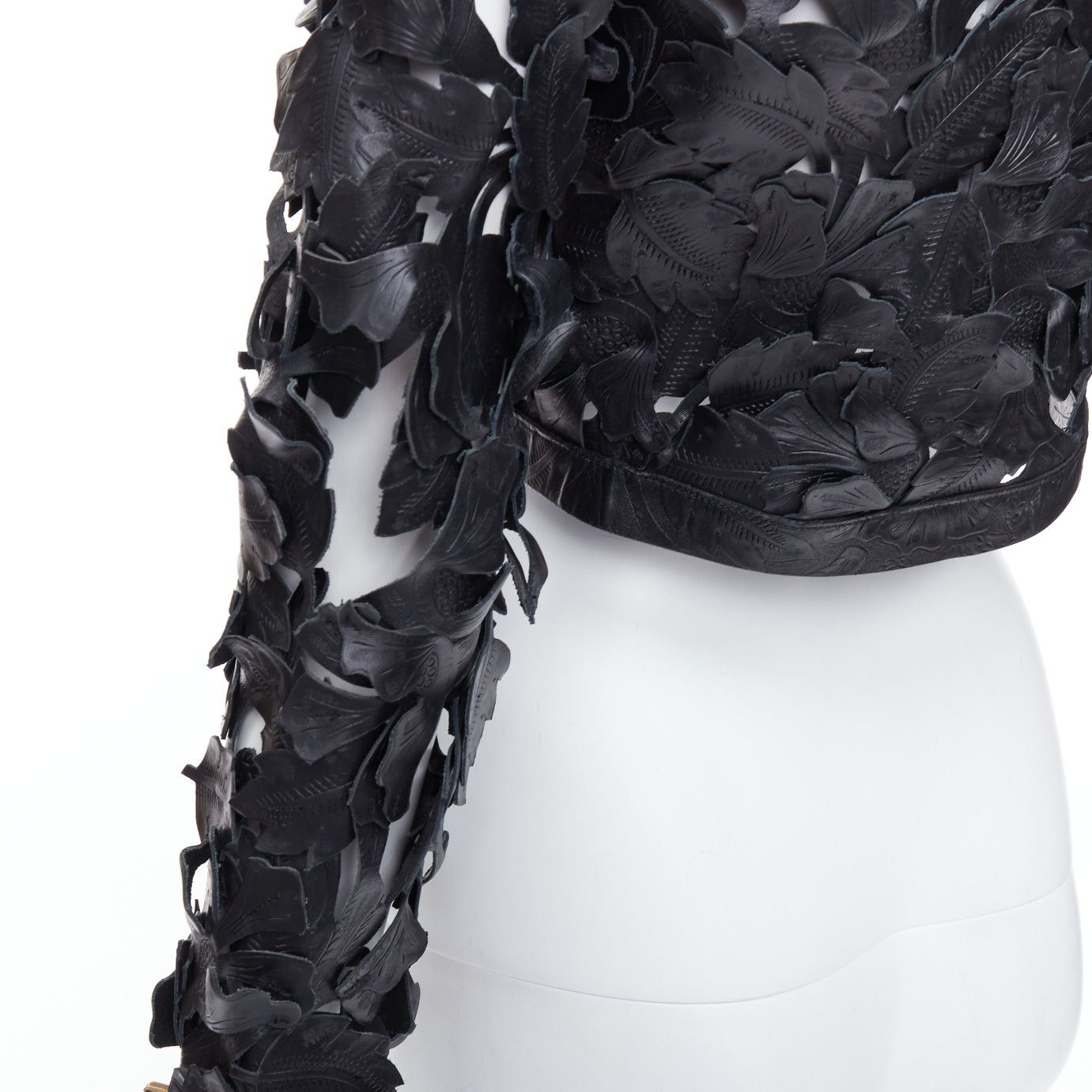 Alexander McQueen rare ALEXANDER MCQUEEN 2011 Runway black floral laser cut cropped leather jacket IT40 S Size S / US 4 / IT 40 - 12 Thumbnail
