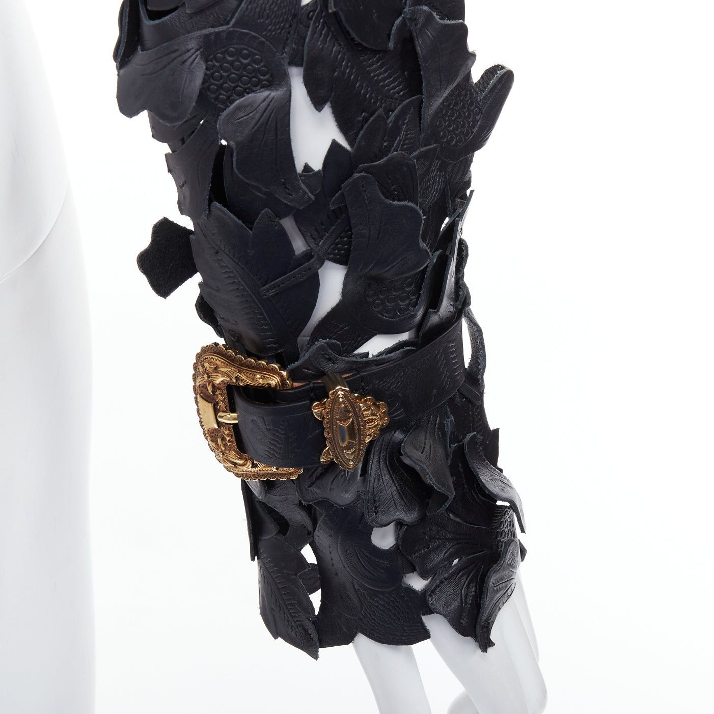 Alexander McQueen rare ALEXANDER MCQUEEN 2011 Runway black floral laser cut cropped leather jacket IT40 S Size S / US 4 / IT 40 - 10 Thumbnail