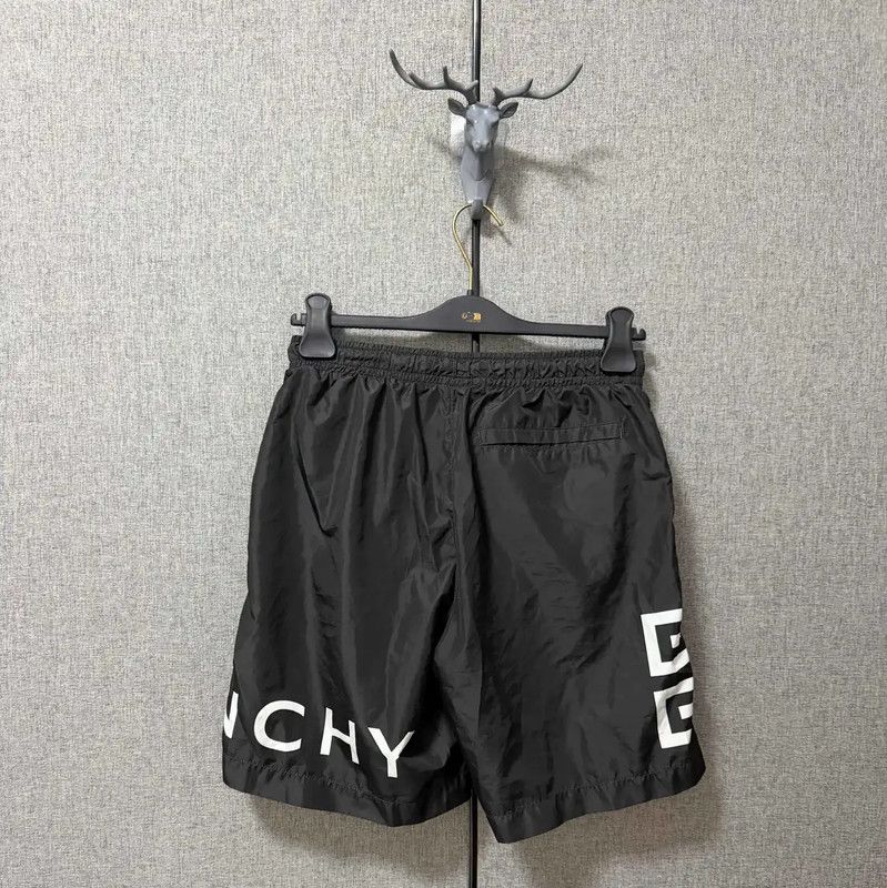 Givenchy Givenchy Black Logo Print Men's Shorts 0089 Size US 27 - 2 Thumbnail