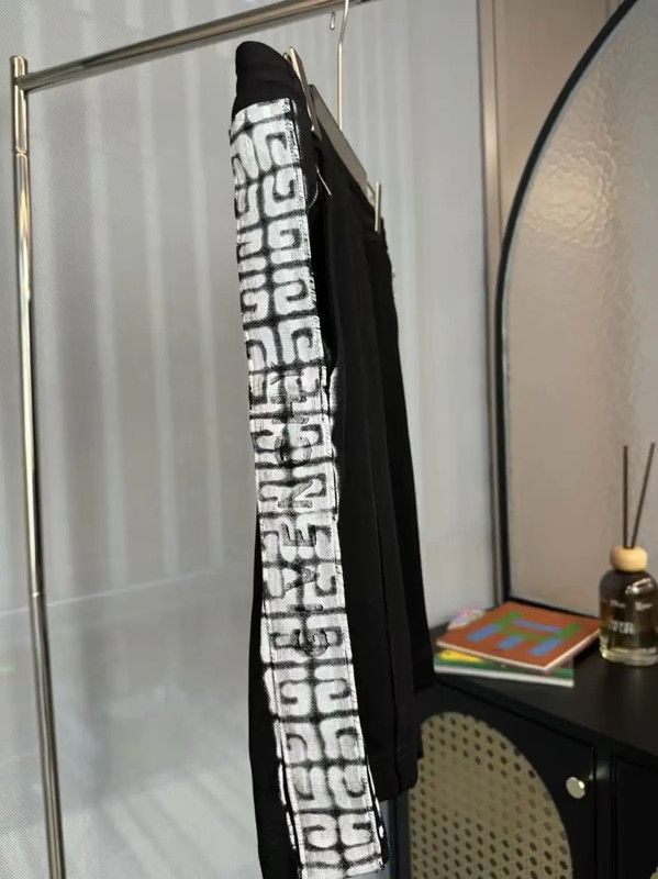 Givenchy Givenchy Black Men's Shorts Size L 0089 Size US 34 / EU 50 - 3 Thumbnail