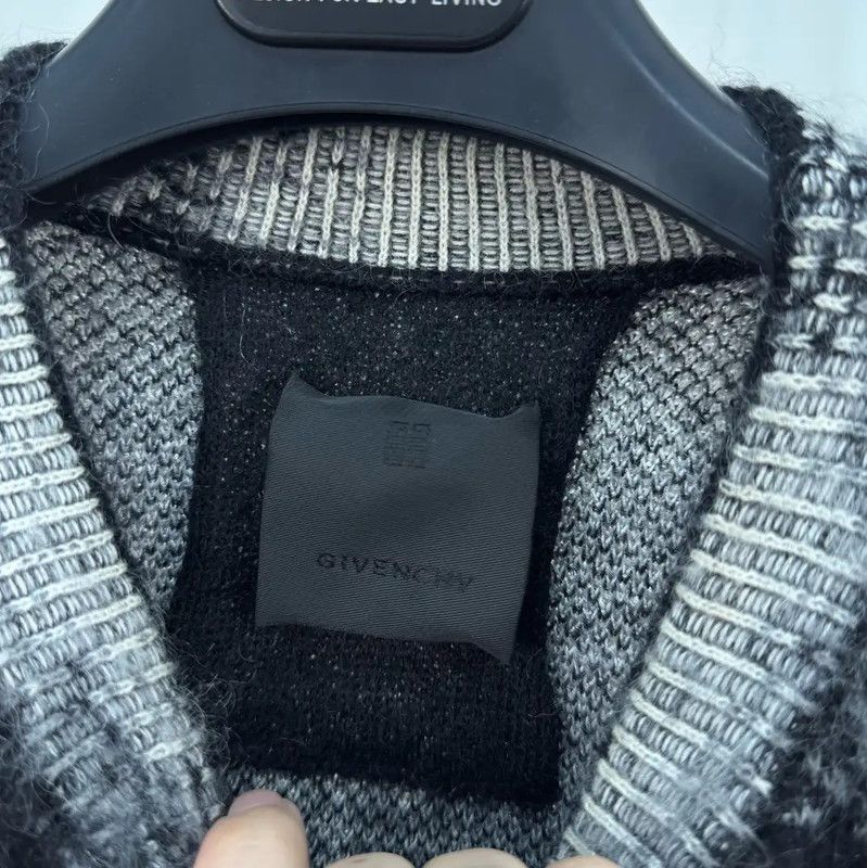 Givenchy Givenchy Men's Black Gray Checkered Knit Sweater 0089 Size US L / EU 52-54 / 3 - 5 Thumbnail