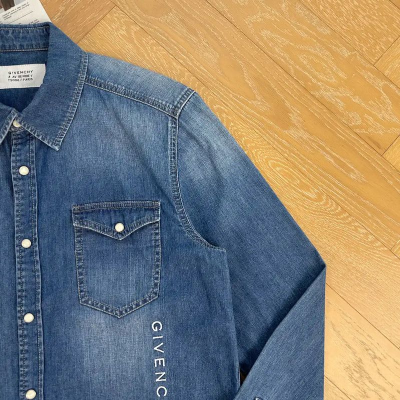 Givenchy Givenchy Blue Men's Denim Shirt 0089 Size US L / EU 52-54 / 3 - 5 Thumbnail