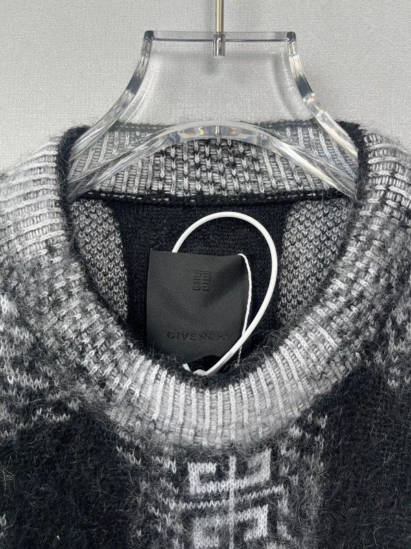 Givenchy Givenchy Gray Plaid Knit Sweater for Men 0089 Size US M / EU 48-50 / 2 - 4 Thumbnail