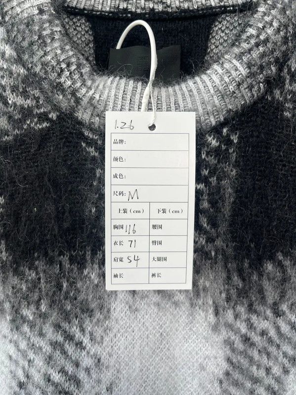 Givenchy Givenchy Gray Plaid Knit Sweater for Men 0089 Size US M / EU 48-50 / 2 - 6 Thumbnail