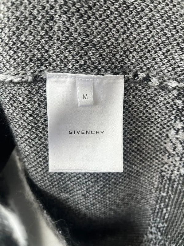 Givenchy Givenchy Gray Plaid Knit Sweater for Men 0089 Size US M / EU 48-50 / 2 - 5 Thumbnail