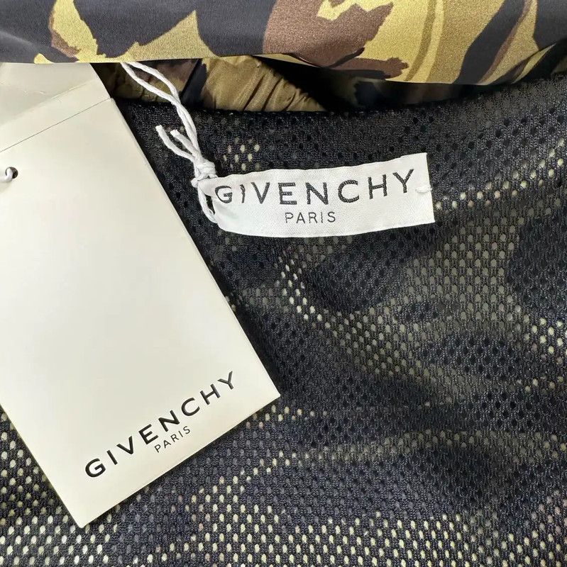 Givenchy Givenchy Camouflage Hooded Jacket for Men 0089 Size US L / EU 52-54 / 3 - 7 Thumbnail