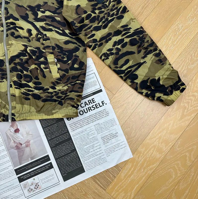 Givenchy Givenchy Camouflage Hooded Jacket for Men 0089 Size US L / EU 52-54 / 3 - 3 Thumbnail