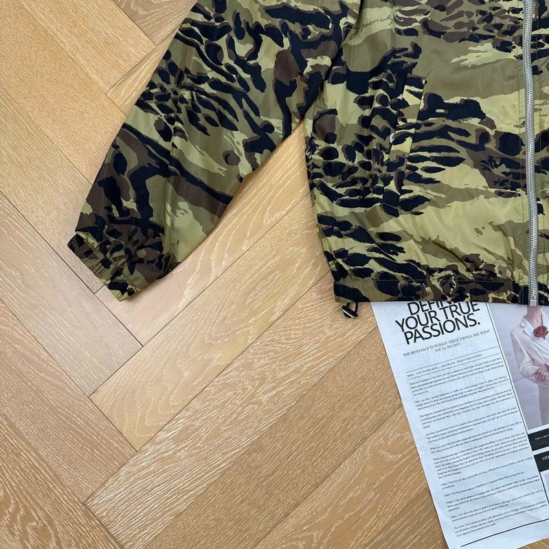 Givenchy Givenchy Camouflage Hooded Jacket for Men 0089 Size US L / EU 52-54 / 3 - 4 Thumbnail