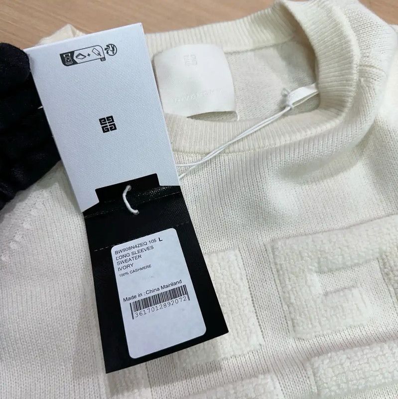 Givenchy Givenchy Men's Cashmere Knit Sweater in Ivory 0089 Size US L / EU 52-54 / 3 - 5 Thumbnail