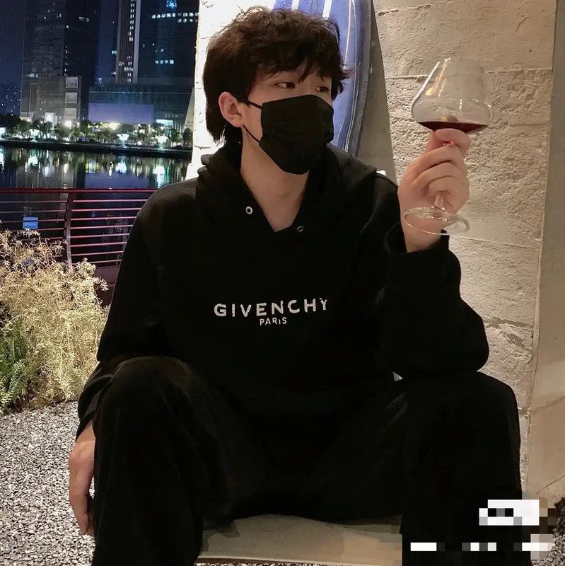 Givenchy Givenchy Black Cotton Printed Hoodie 0089 Size US M / EU 48-50 / 2 - 5 Thumbnail