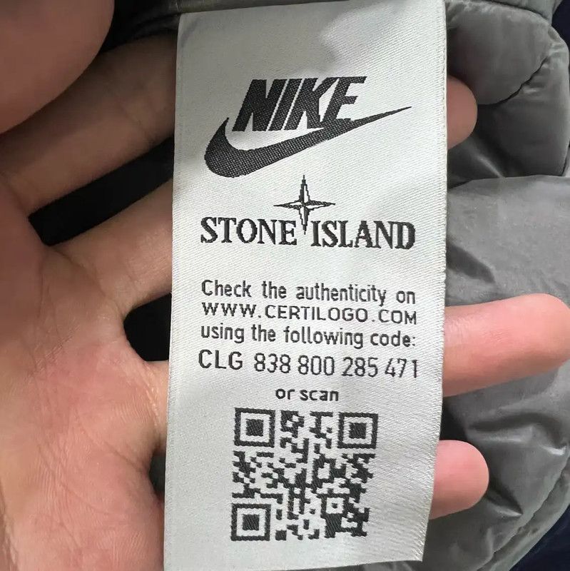 Stone Island Stone Island Men's Hooded Jacket in Black 0089 Size US S / EU 44-46 / 1 - 4 Thumbnail