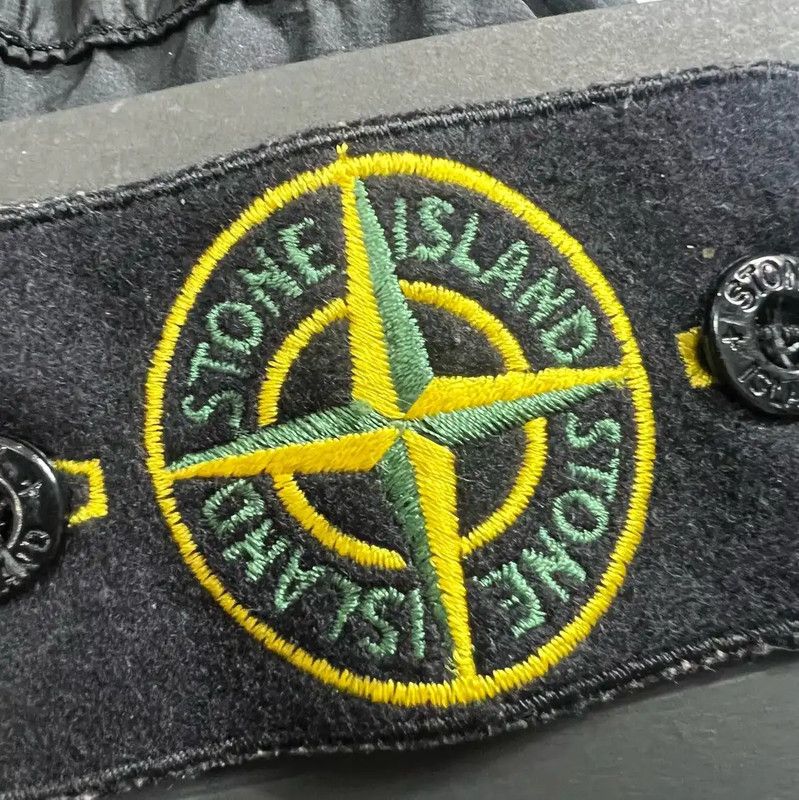 Stone Island Stone Island Men's Black Lightweight Jacket 0089 Size US S / EU 44-46 / 1 - 5 Thumbnail