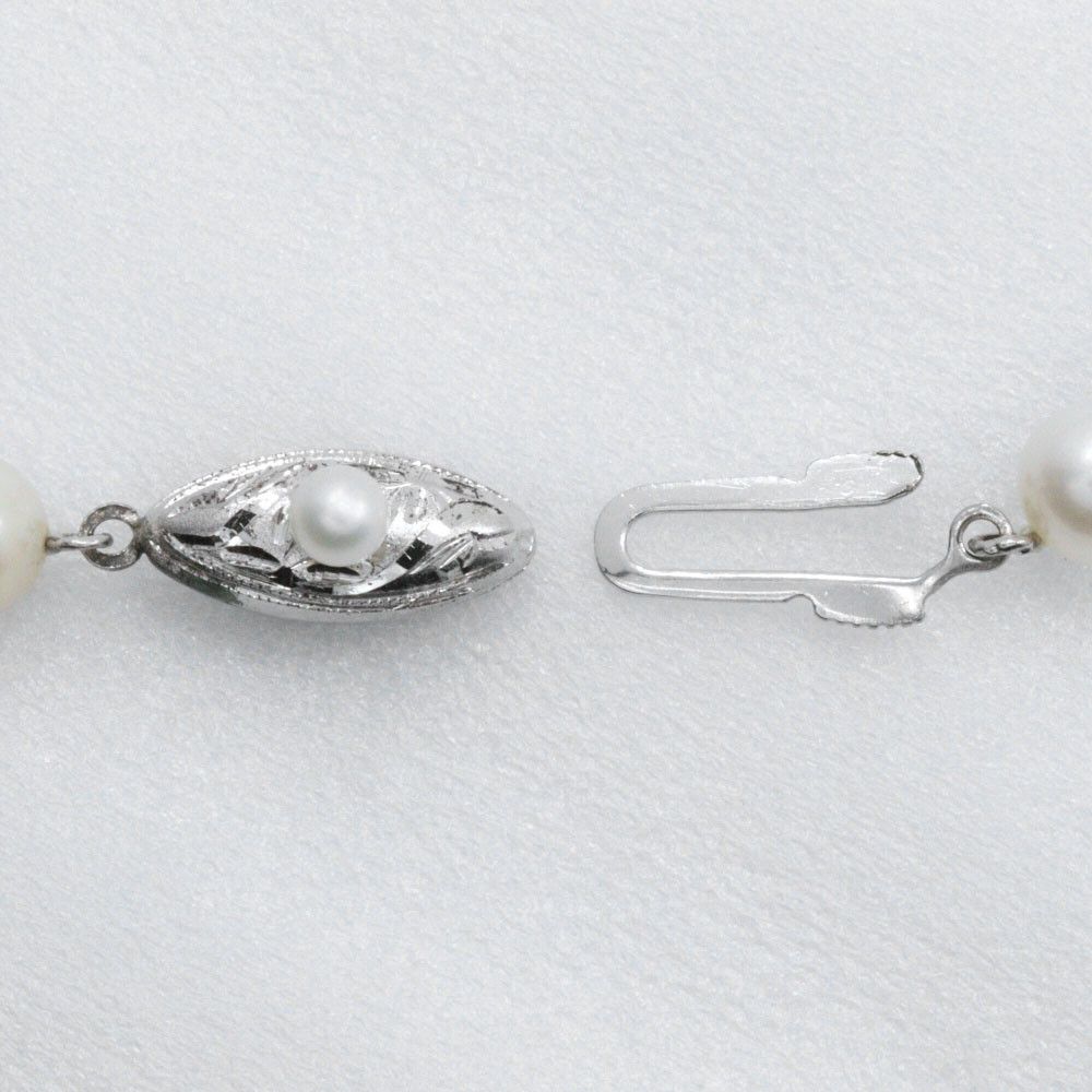 Other Other Pearl Silver Necklace Metal Necklace DUTY FREE for USA Size ONE SIZE - 7 Thumbnail