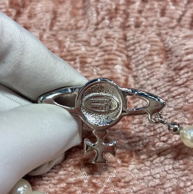 Vivienne Westwood Vivienne Westwood Silver Pearl Logo Bracelet 0089 Size ONE SIZE - 3 Thumbnail