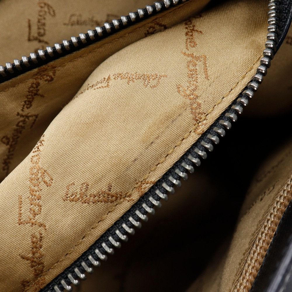 Salvatore Ferragamo Salvatore Ferragamo Salvatore Ferragamo Gancini Saffiano Handbag Leather Handbag DY-21 7814 DUTY FREE for USA Size ONE SIZE - 10 Thumbnail
