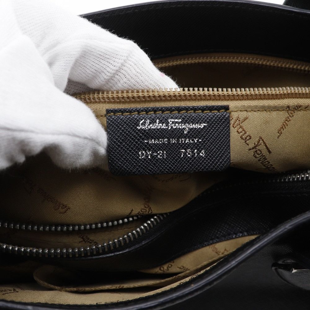 Salvatore Ferragamo Salvatore Ferragamo Salvatore Ferragamo Gancini Saffiano Handbag Leather Handbag DY-21 7814 DUTY FREE for USA Size ONE SIZE - 20 Thumbnail