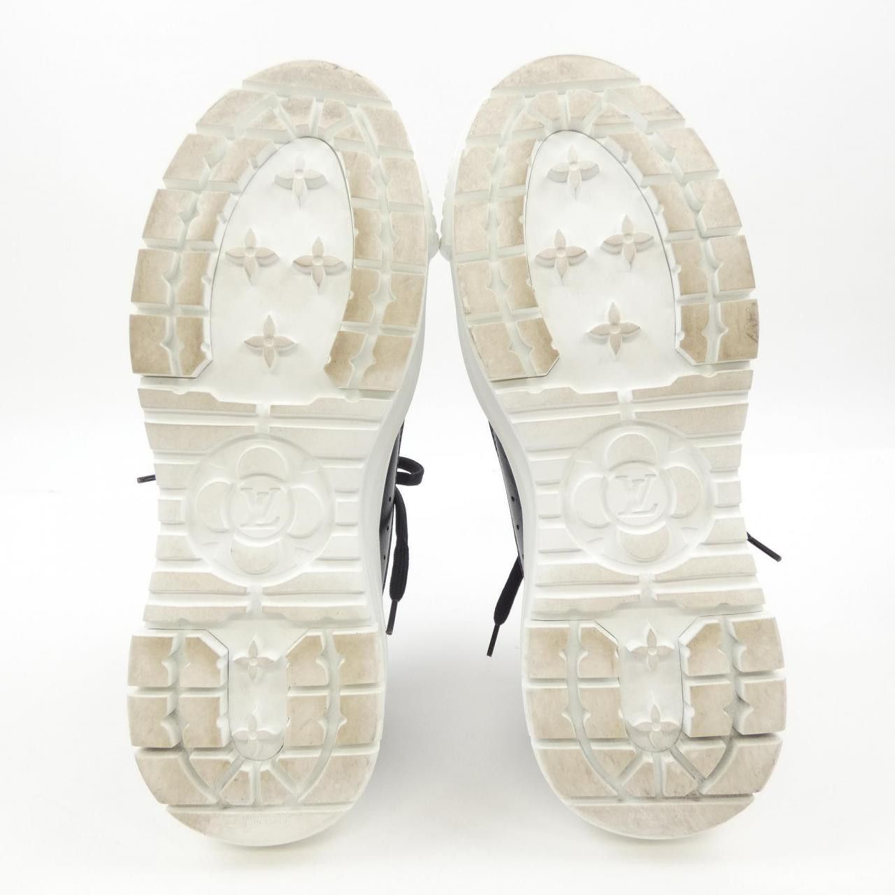 Louis Vuitton Louis Vuitton Louis Vuitton LV×YK LV Squad Line Sneakers Leather Shoes DUTY FREE for USA Size ONE SIZE - 4 Thumbnail