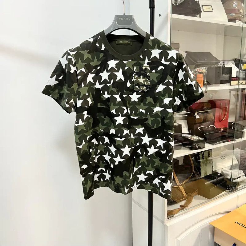Valentino Valentino Camouflage Star Print Men's T-Shirt 0089 Size US S / EU 44-46 / 1 - 2 Thumbnail