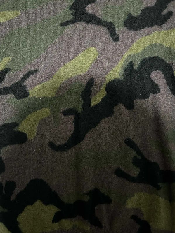 Valentino Valentino Camo Logo Knit Sweater for Men 0089 Size US M / EU 48-50 / 2 - 3 Thumbnail