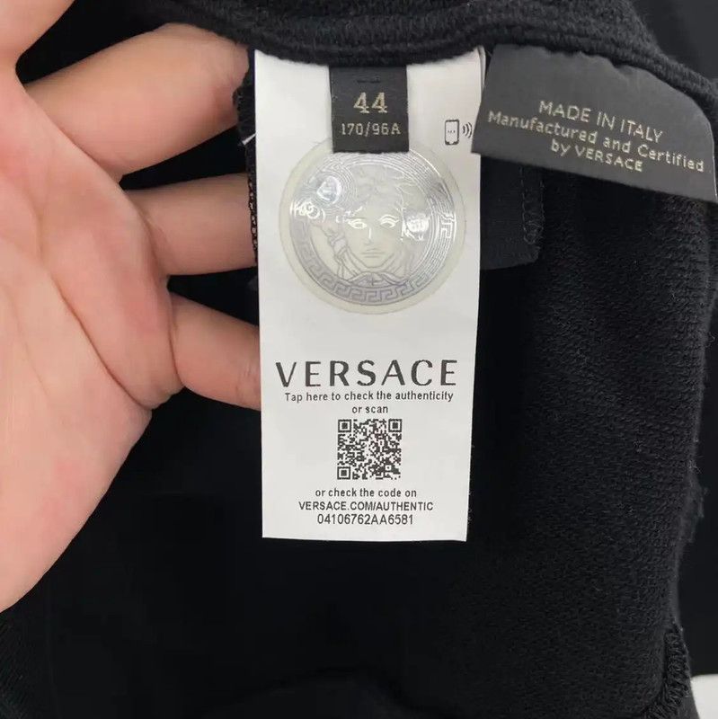 Versace Versace Black Cotton Long Sleeve Sweatshirt 0089 Size US XS / EU 42 / 0 - 4 Thumbnail