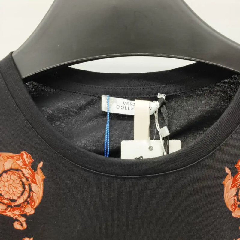 Versace Black Cotton Men's T-Shirt with Floral Design 0089