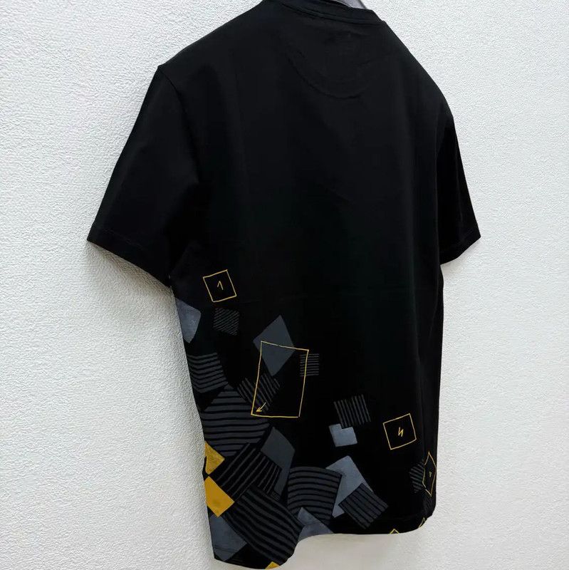 Versace Versace Black Printed Cotton T-Shirt for Men 0089 Size US S / EU 44-46 / 1 - 5 Thumbnail