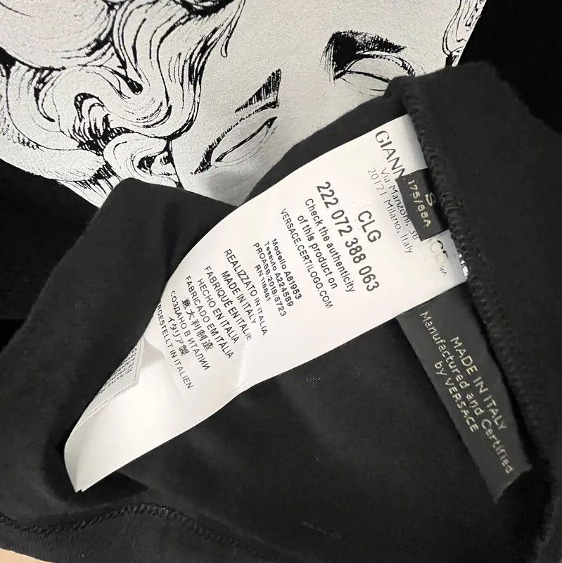 Versace Versace Black Graphic Cotton T-shirt for Men 0089 Size US M / EU 48-50 / 2 - 8 Thumbnail