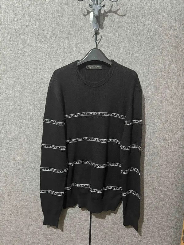 Versace Versace Black Wool Pullover with Logo Embroidery 0089 Size US M / EU 48-50 / 2 - 5 Thumbnail