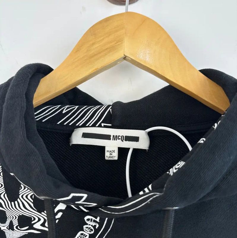 Alexander McQueen Alexander McQueen Black Graphic Print Hoodie 0089 Size US S / EU 44-46 / 1 - 3 Thumbnail