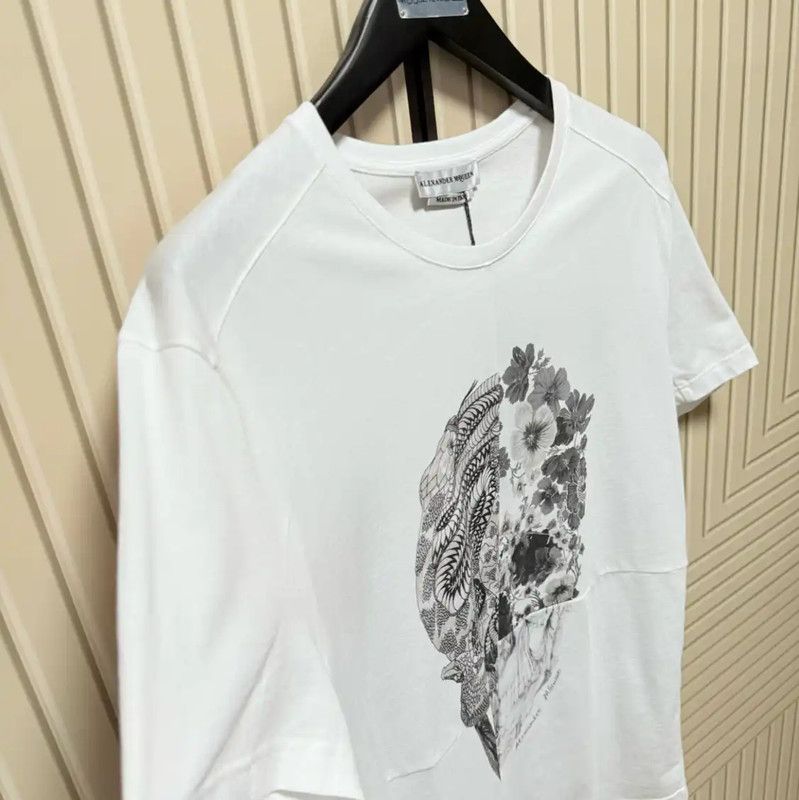 Alexander McQueen Alexander McQueen Summer White Graphic T-Shirt 0089 Size US S / EU 44-46 / 1 - 3 Thumbnail