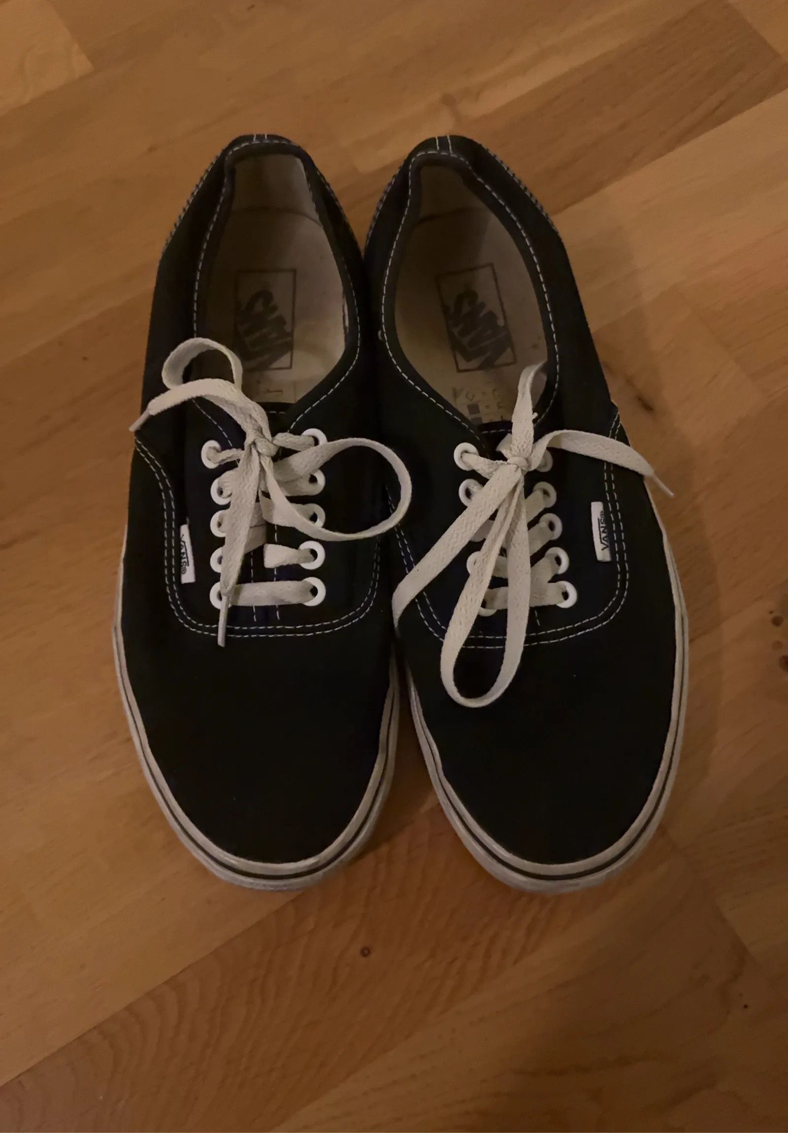 Vans Vans VANS UA Authentic Sneakers Size US 10 / EU 43 - 8 Thumbnail