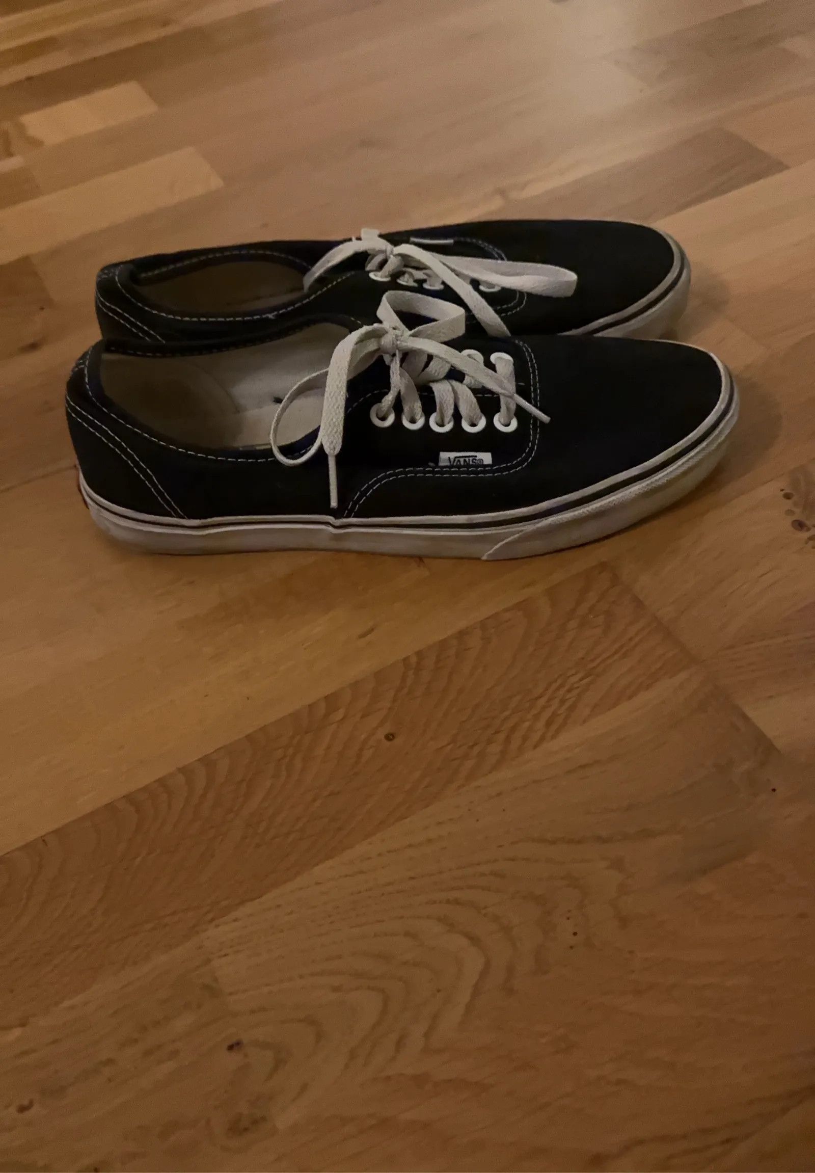Vans Vans VANS UA Authentic Sneakers Size US 10 / EU 43 - 6 Thumbnail