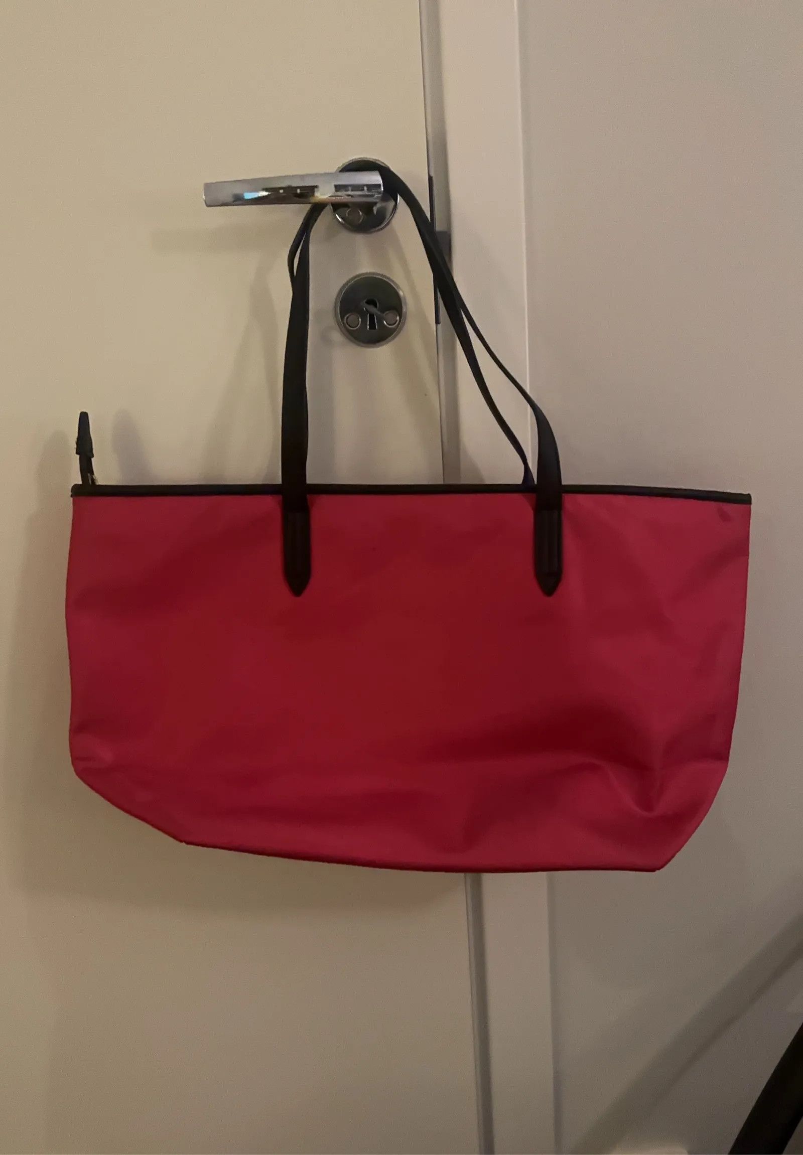 Victoria's Secret Victoria’s Secret Bucket Bag Size ONE SIZE - 3 Thumbnail