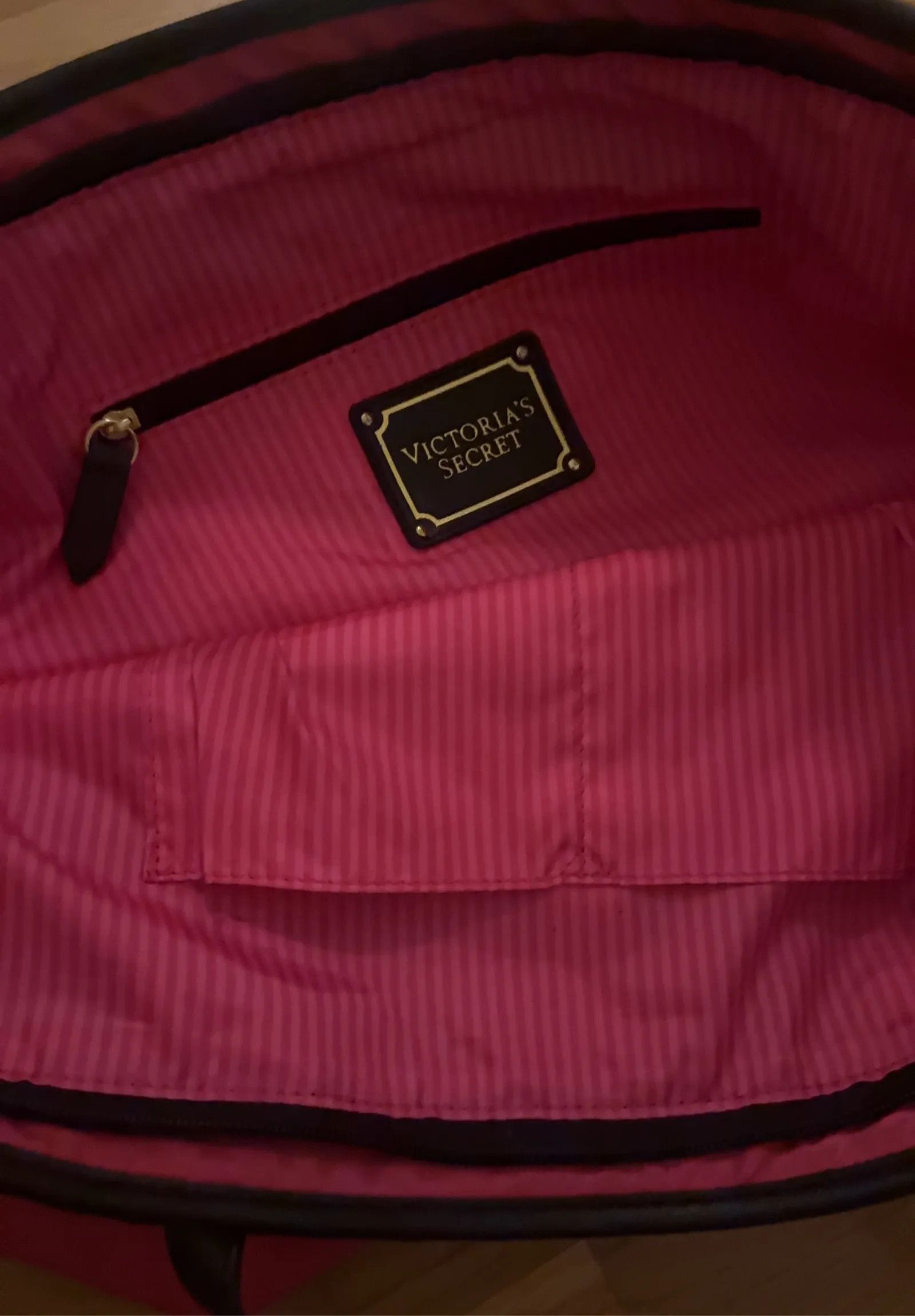 Victoria's Secret Victoria’s Secret Bucket Bag Size ONE SIZE - 2 Thumbnail