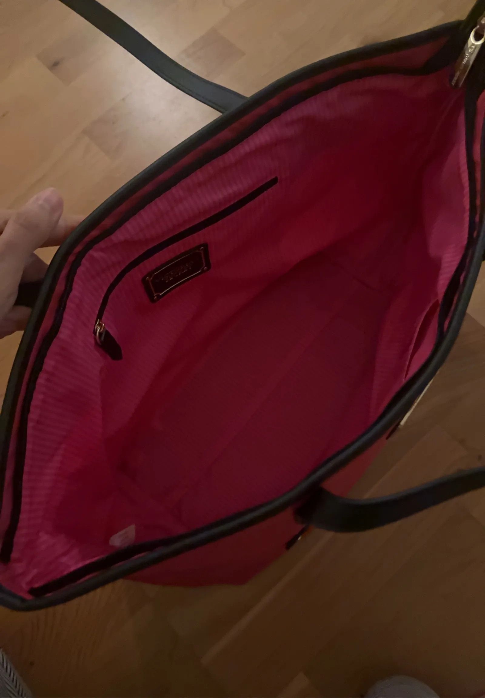 Victoria's Secret Victoria’s Secret Bucket Bag Size ONE SIZE - 4 Thumbnail