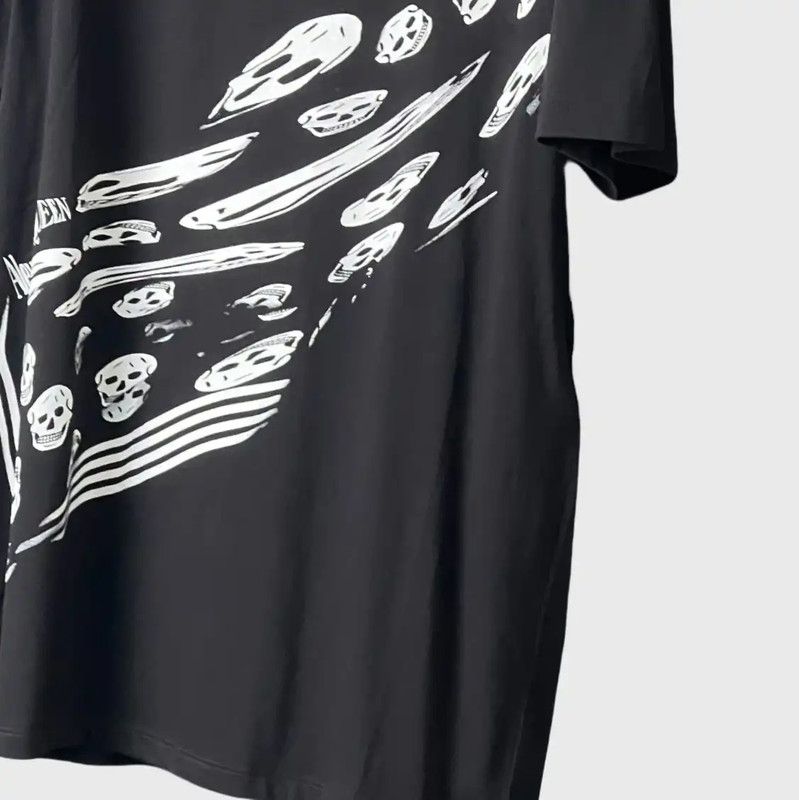 Alexander McQueen Alexander McQueen Black Graphic Short Sleeve T-Shirt 0089 Size US S / EU 44-46 / 1 - 4 Thumbnail