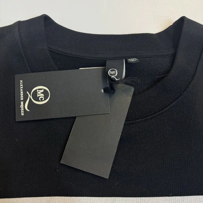 Alexander McQueen Alexander McQueen Black Cotton Graphic Sweatshirt 0089 Size US XL / EU 56 / 4 - 4 Thumbnail