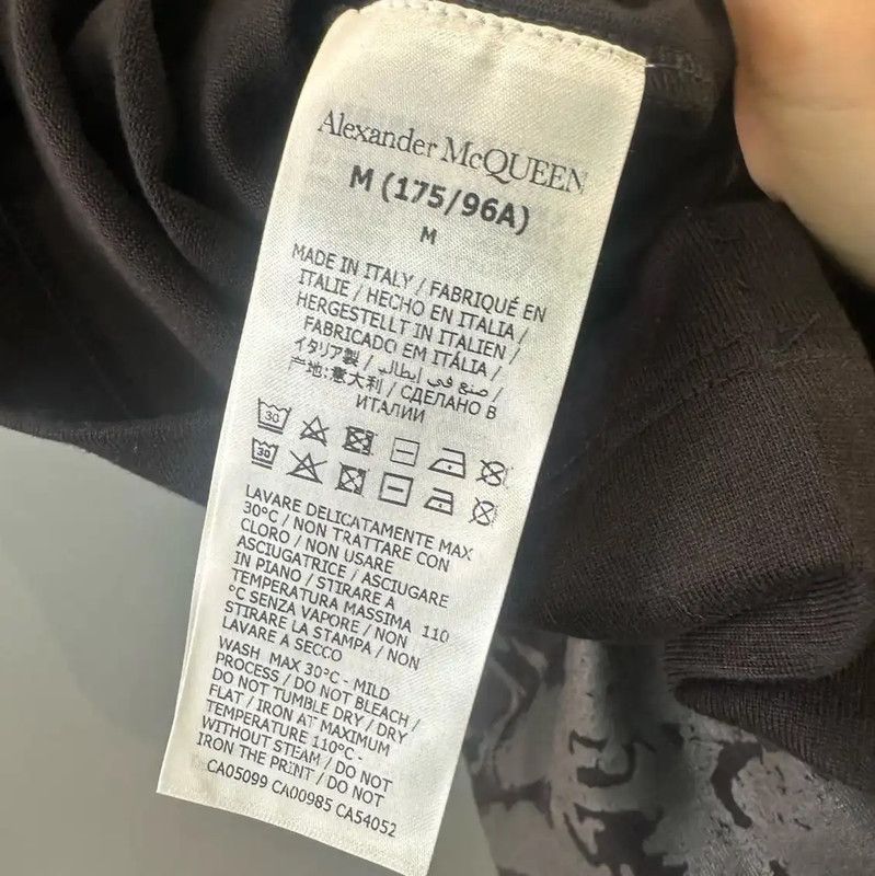 Alexander McQueen Alexander McQueen Black Cotton Printed Short Sleeve T-Shirt 0089 Size US M / EU 48-50 / 2 - 4 Thumbnail