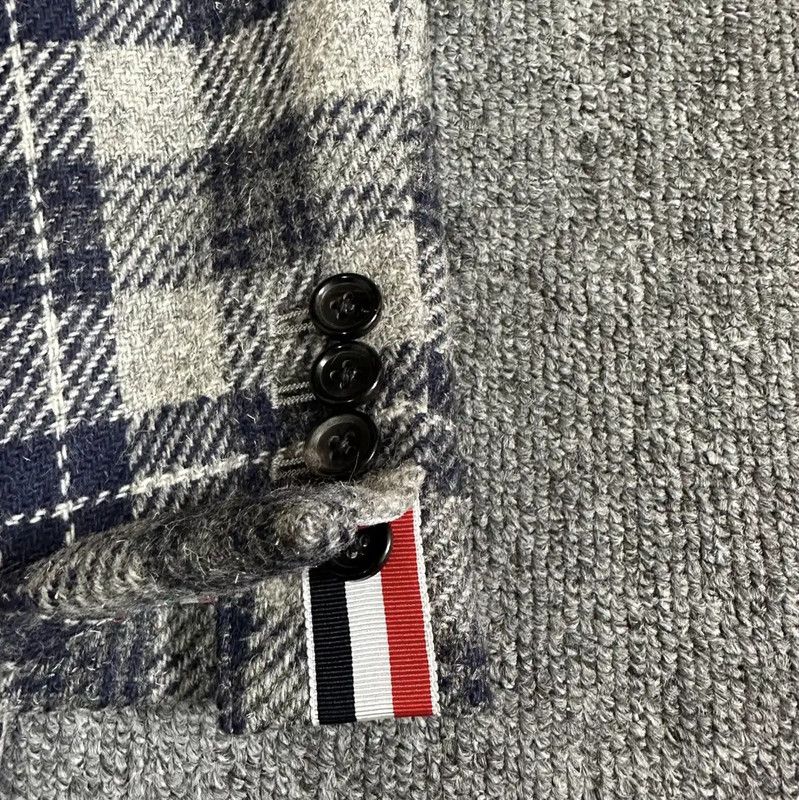 Thom Browne Thom Browne Check Wool Overcoat for Men 0089 Size US XL / EU 56 / 4 - 3 Thumbnail