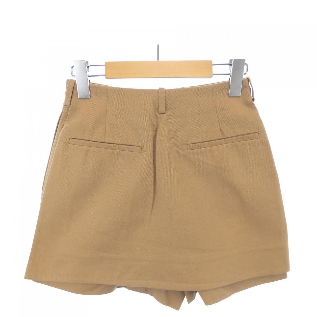 Valentino Valentino Valentino Shorts Others Shorts VB0RA7P06C9 DUTY FREE for USA Size ONE SIZE - 2 Thumbnail