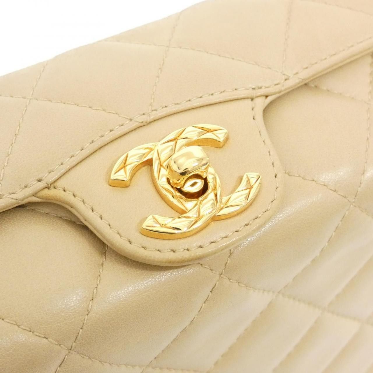 Chanel Chanel Chanel Lambskin Shoulder Bag Leather Shoulder Bag DUTY FREE for USA Size ONE SIZE - 7 Thumbnail