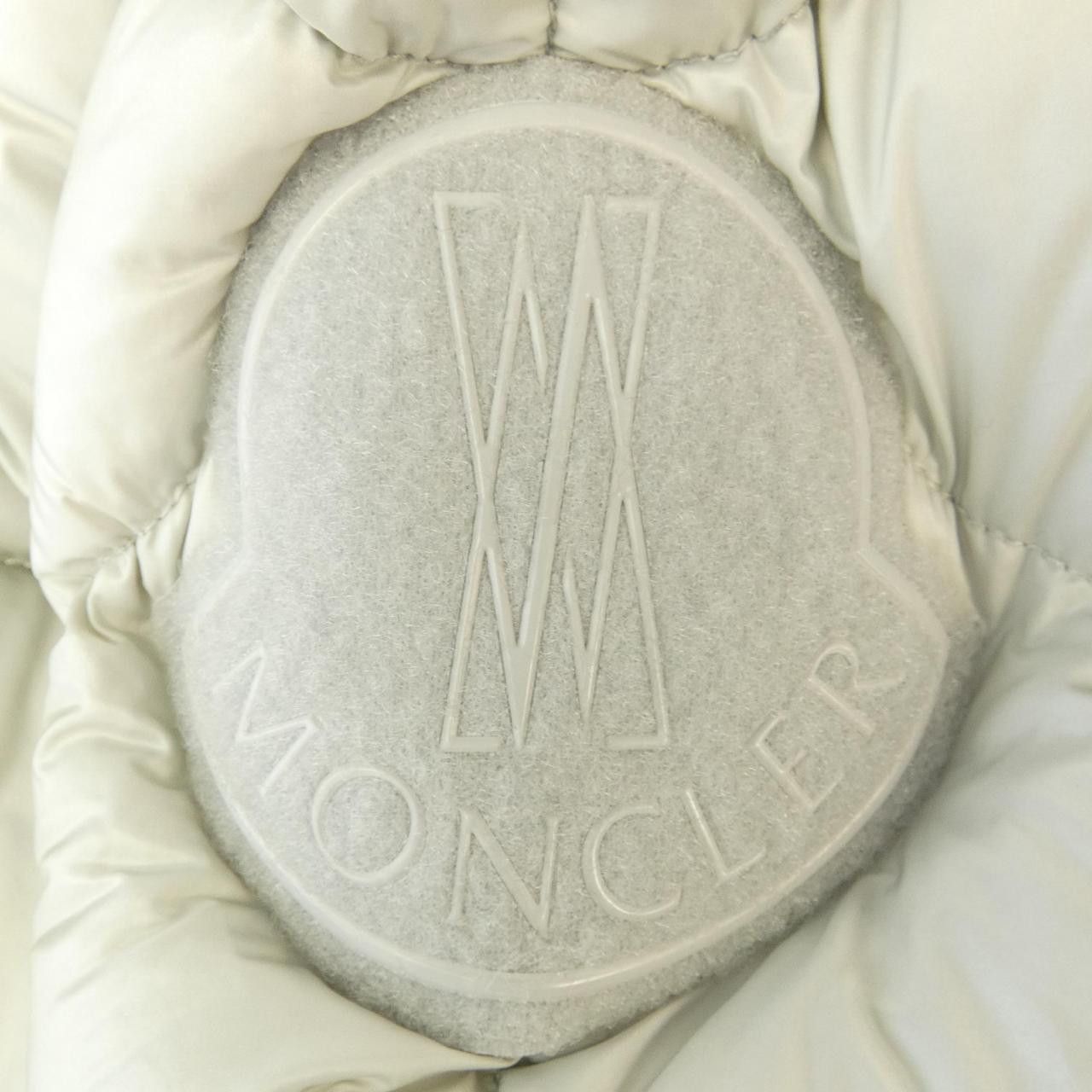 Moncler Moncler Moncler Genius OAK PHARRELL WILLIAMS Down Jacket Others Outerwear OAK PHARRELL WILLIAMS DUTY FREE for USA Size ONE SIZE - 8 Thumbnail