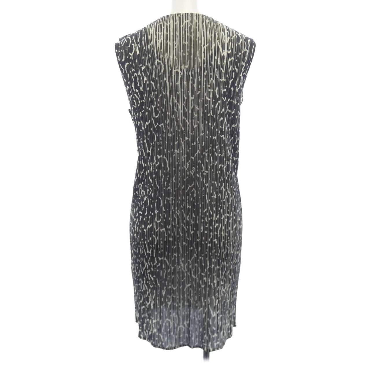 Other Other Pleats Please PP62-JH519 Tunic Others Tops PP62-JH519 DUTY FREE for USA Size ONE SIZE - 2 Thumbnail