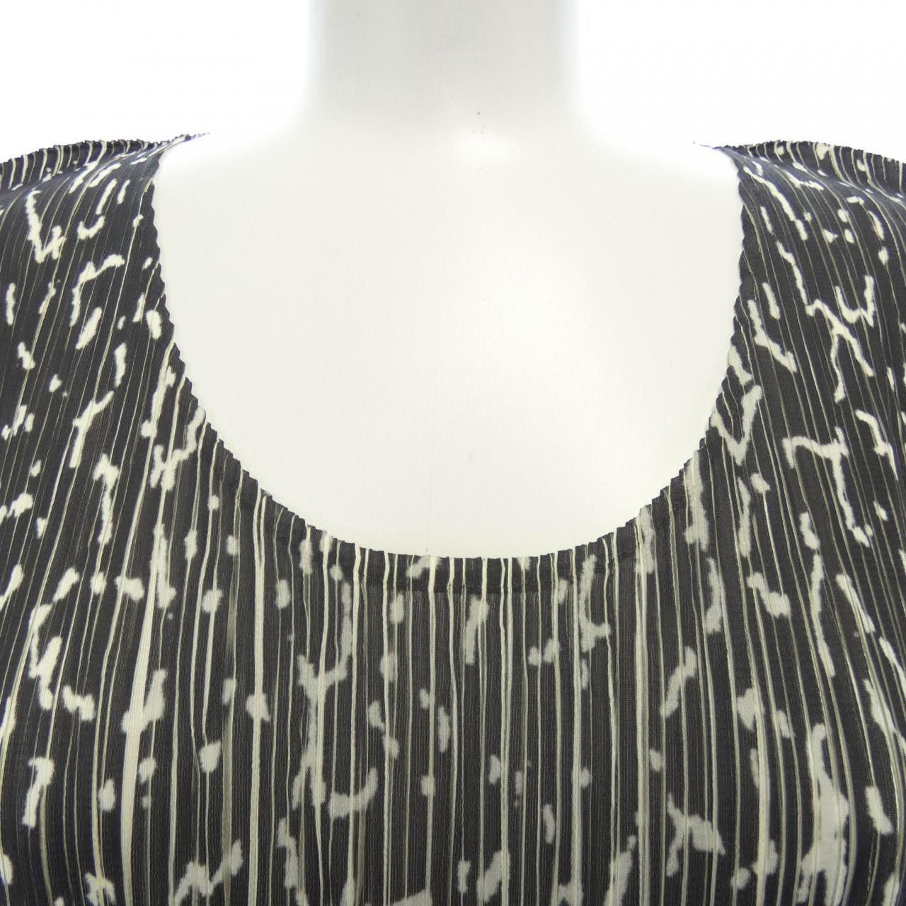 Other Other Pleats Please PP62-JH519 Tunic Others Tops PP62-JH519 DUTY FREE for USA Size ONE SIZE - 4 Thumbnail