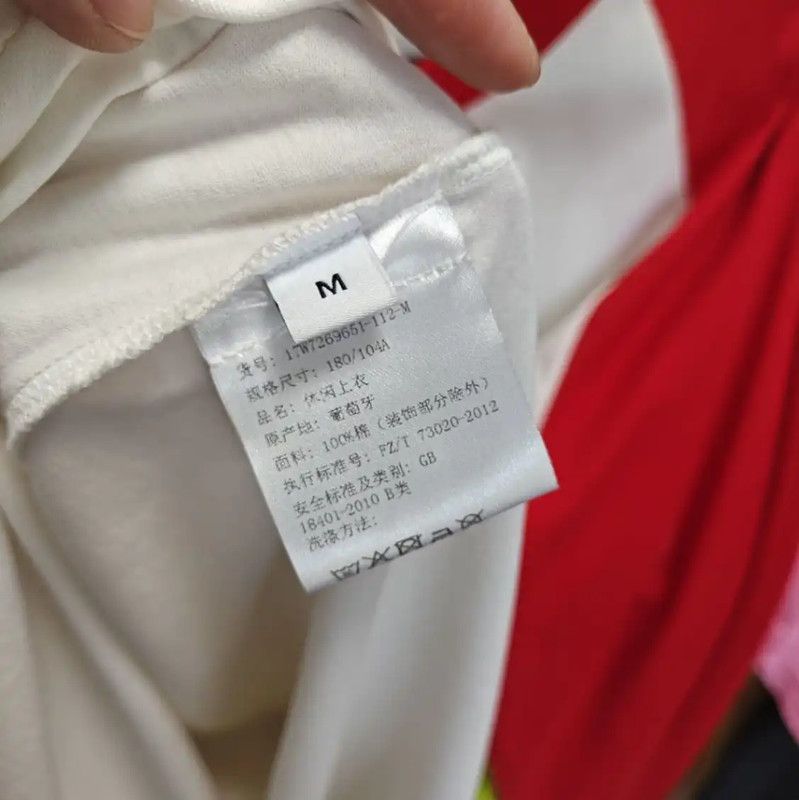 Givenchy Givenchy Women's Long Sleeve Red and White Sweatshirt 0089 Size M / US 6-8 / IT 42-44 - 5 Thumbnail