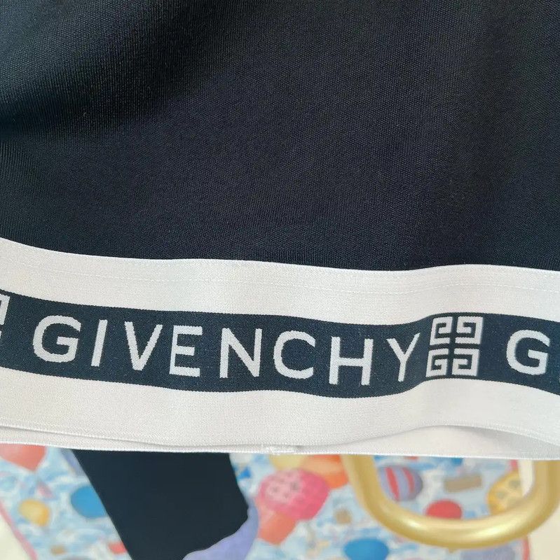 Givenchy Givenchy Black Long Sleeve Cropped Sweatshirt 0089 Size M / US 6-8 / IT 42-44 - 5 Thumbnail