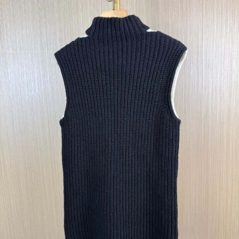Givenchy Givenchy Black and White Knit Sweater Vest 0089 Size XS / US 0-2 / IT 36-38 - 2 Thumbnail