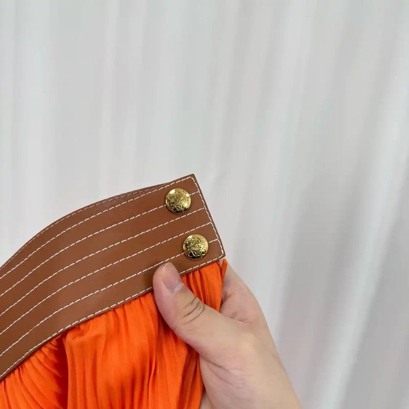 Loewe Loewe Pleated Skirt in Bright Orange 0089 Size 22" - 5 Thumbnail