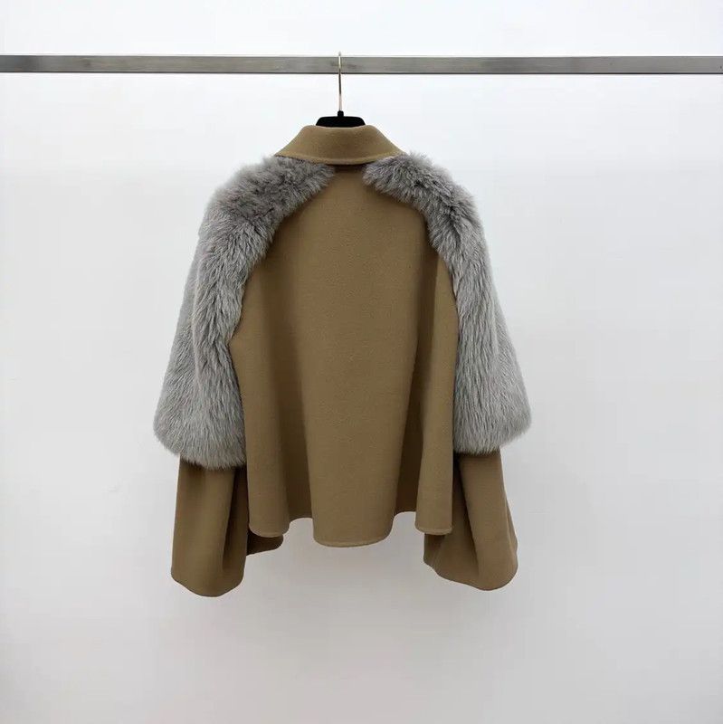 Loewe Loewe Beige Women's Jacket with Faux Fur Sleeves 0089 Size M / US 6-8 / IT 42-44 - 2 Thumbnail